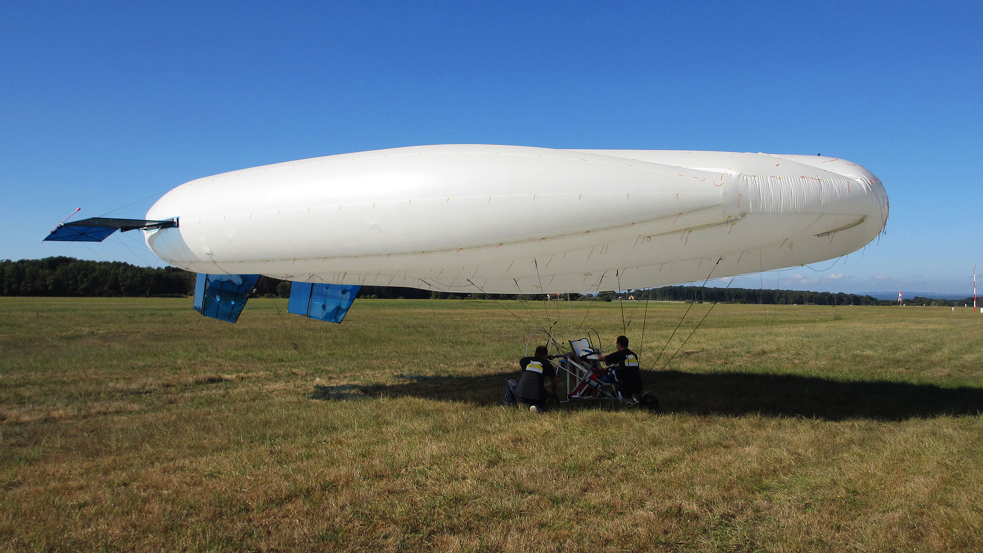 2016 : le dirigeable pentalobé ULM de Voliris - Photos Futura